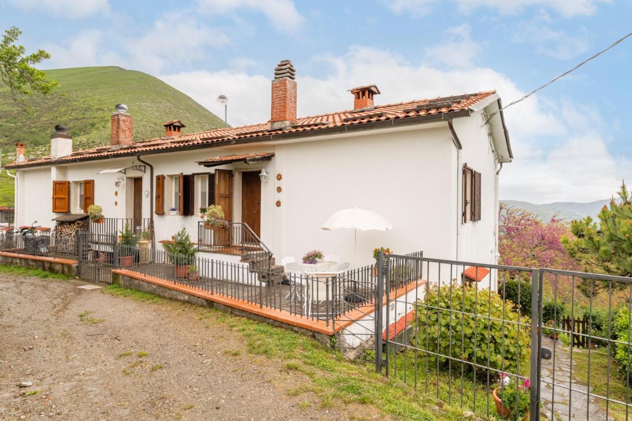 Sassi Scritti - Acero Montano Apartment Montefegatesi Bagian luar foto